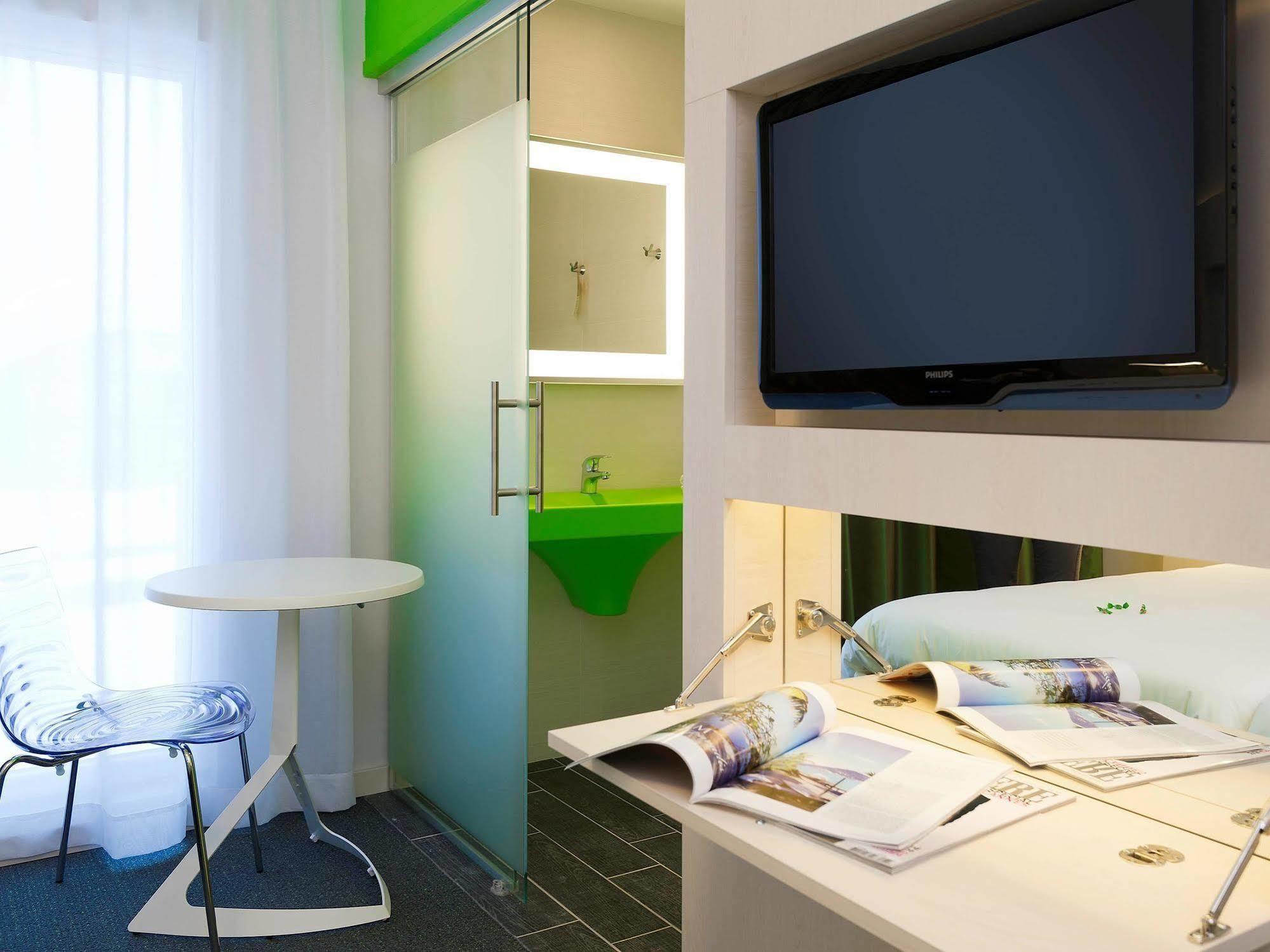 Hotel Ibis Styles Nivelles Exterior foto